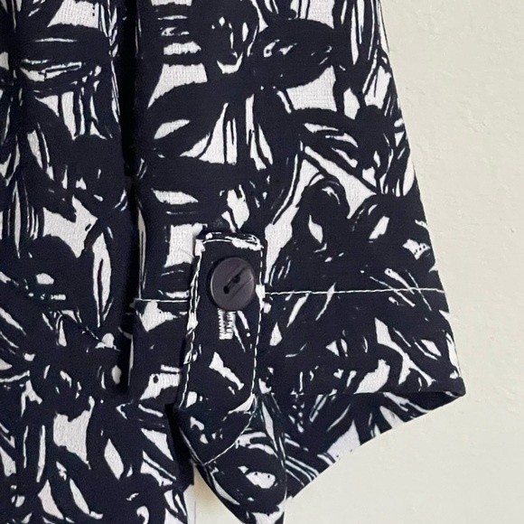 Koret Navy Blue White Floral  Print  Button Up V Neck Size M - Picture 5 of 10